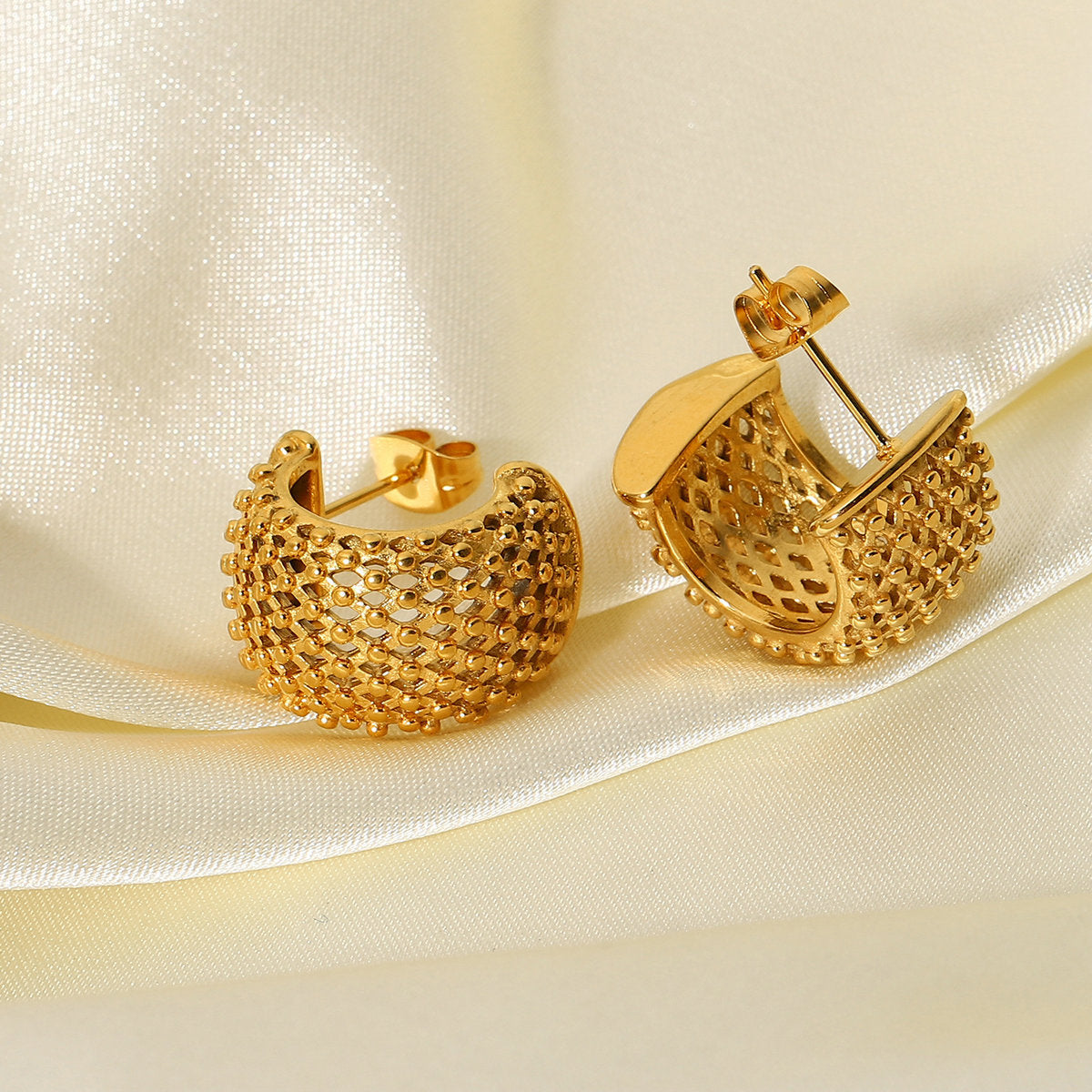Luxury Rhombic Grid CC Stud Earrings
