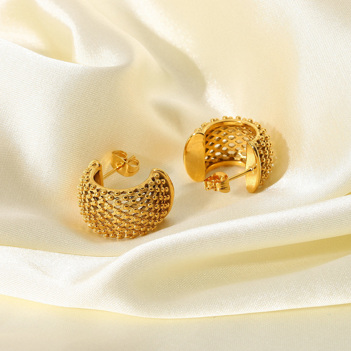 Luxury Rhombic Grid CC Stud Earrings